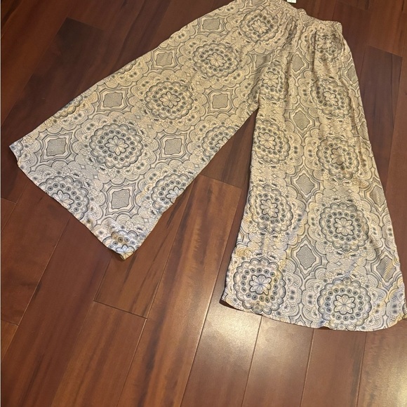 Anthropologie peach and black split leg pants - Picture 6 of 6